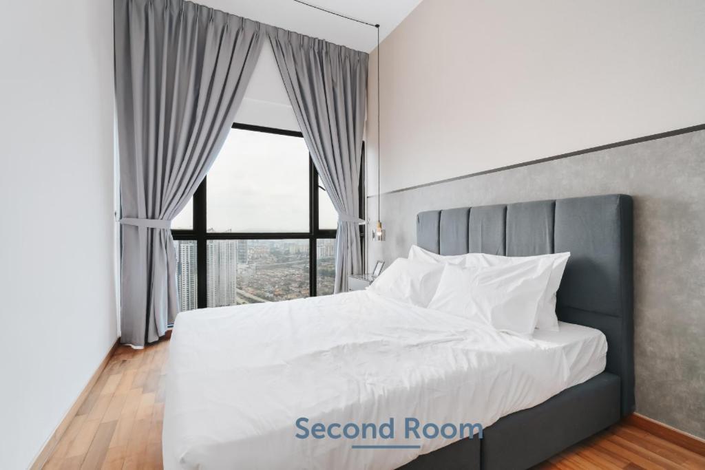 Nowhere 2Br & 2Bath Apartment With Balcony @ Reizz Residences Куала-Лумпур Екстер'єр фото
